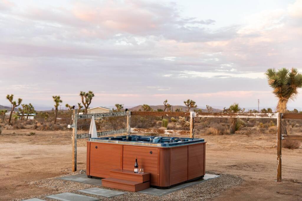 Cryptic Cabin-Tranquil Bohemian Getaway W/Hot Tub Yucca Valley Eksteriør bilde