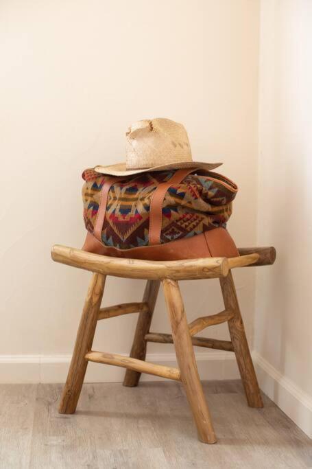 Cryptic Cabin-Tranquil Bohemian Getaway W/Hot Tub Yucca Valley Eksteriør bilde