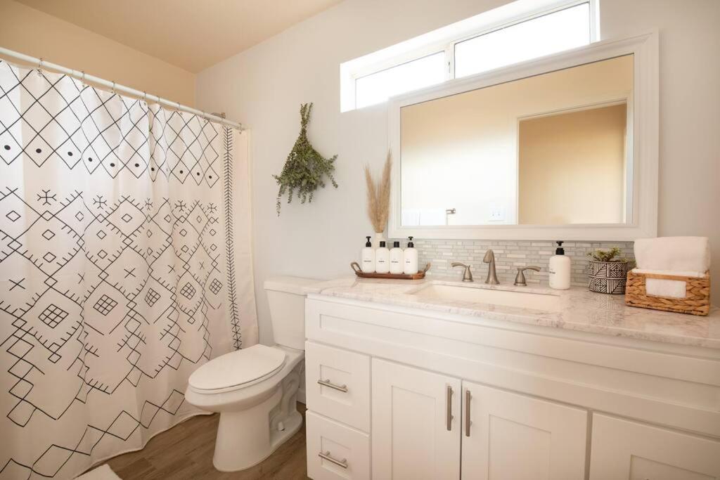 Cryptic Cabin-Tranquil Bohemian Getaway W/Hot Tub Yucca Valley Eksteriør bilde