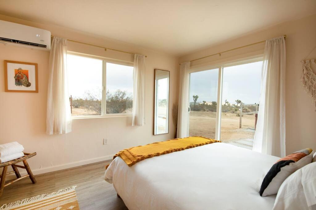 Cryptic Cabin-Tranquil Bohemian Getaway W/Hot Tub Yucca Valley Eksteriør bilde